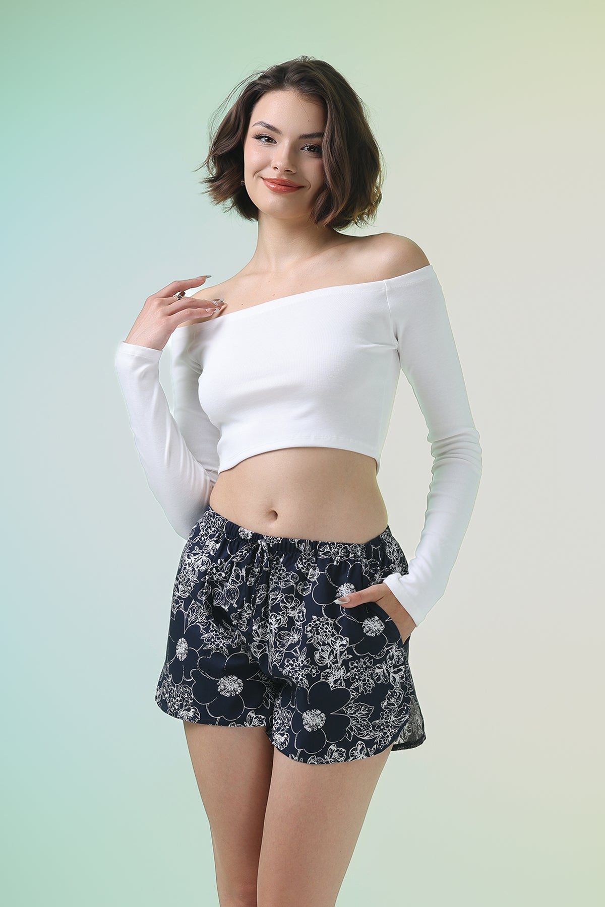 Quần short nữ Vera kate in - V0756